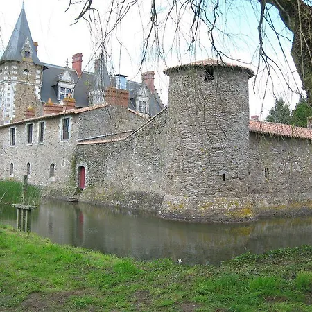 Chateau De La Colaissiere 4*