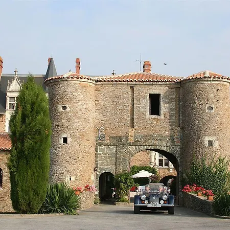 Chateau De La Colaissiere 4* Saint-Sauveur-de-Landemont