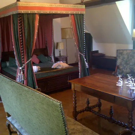 Chateau De La Colaissiere