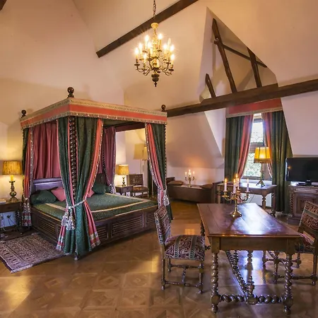 Chateau De La Colaissiere 4*