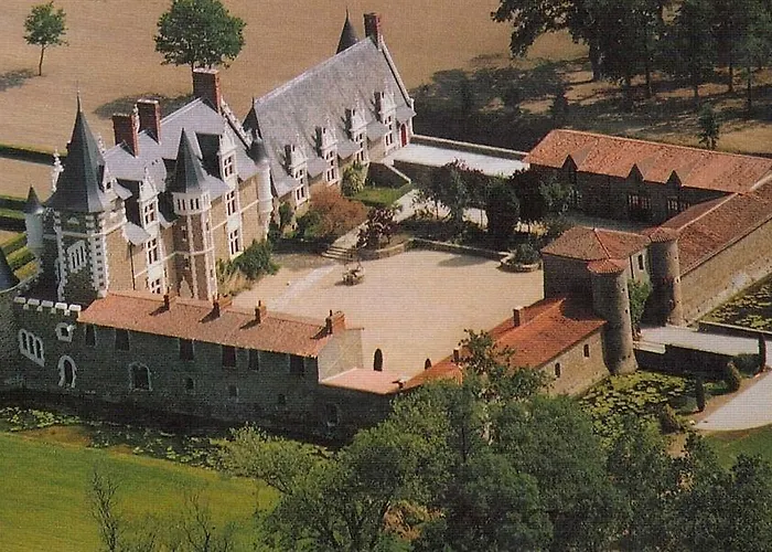 Chateau De La Colaissiere 4*