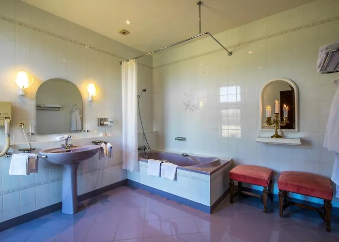 Chateau De La Colaissiere Szálloda 4*